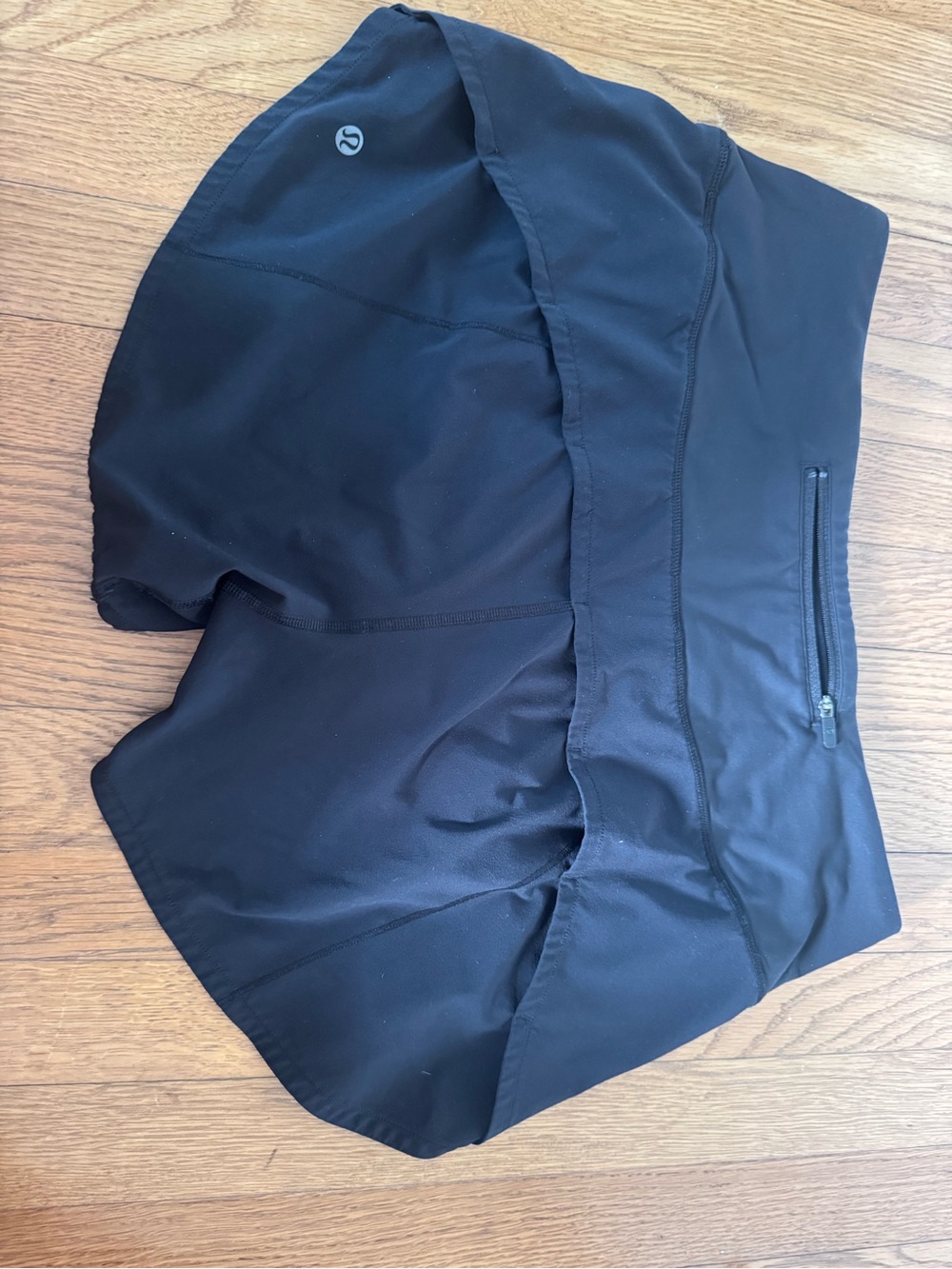 Lululemon Black speed up shirts 4 inch